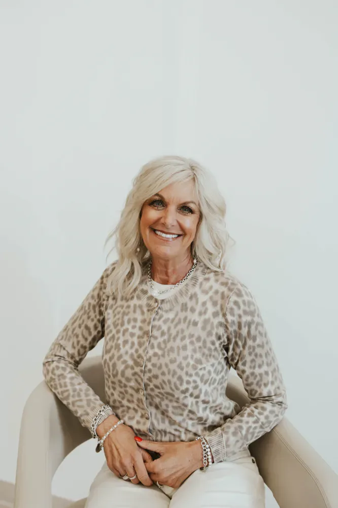 Jileen, Front Desk Coordinator at Salon Elite